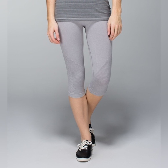 Lululemon In The Flow Crop II Heathered Medium Grey Capri Legging Seamless - Picture 1 of 15